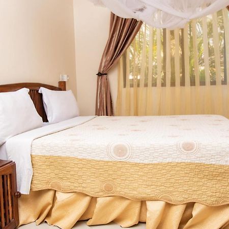 Briston Hotel Аруша Екстериор снимка