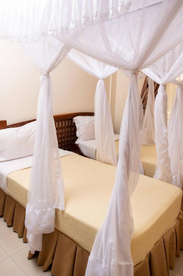 Briston Hotel Аруша Екстериор снимка