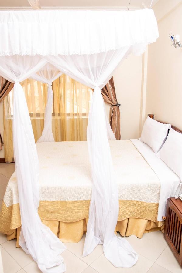 Briston Hotel Аруша Екстериор снимка