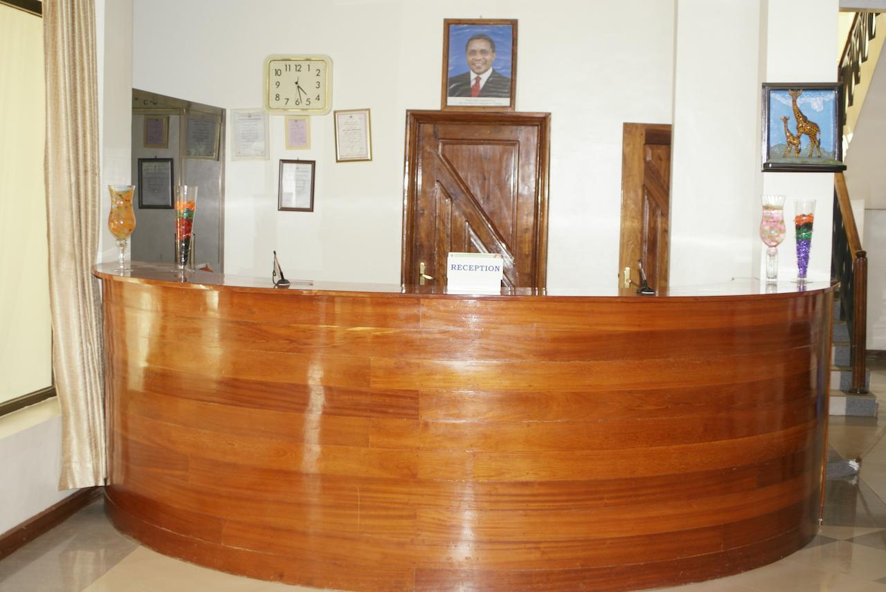 Briston Hotel Аруша Екстериор снимка